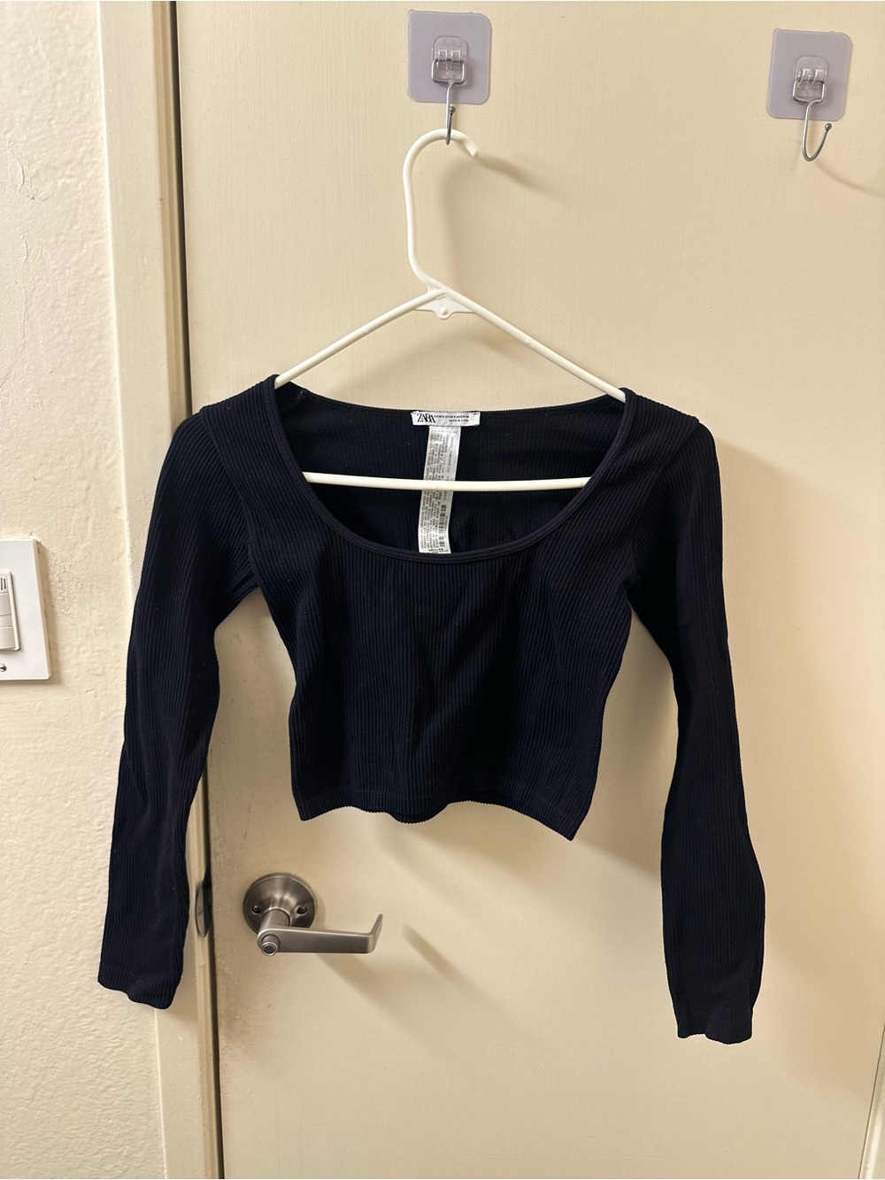 ZARA Black Ribbed Scoop Neck Long Sleeve Crop Top